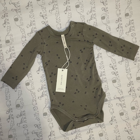 Quincy Mae short sleeve bodysuit - Picture 2 of 4